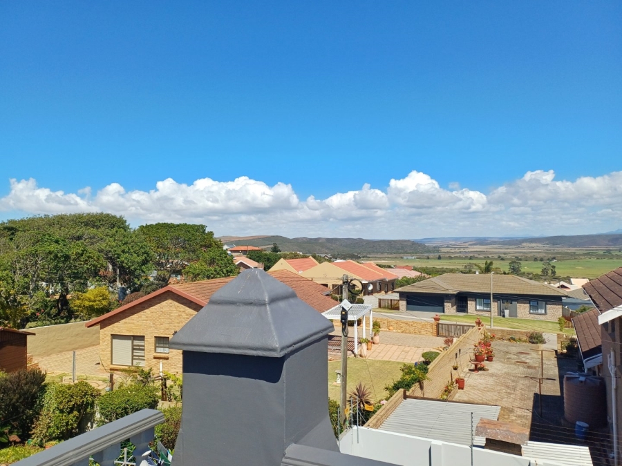 5 Bedroom Property for Sale in Fraaiuitsig Western Cape